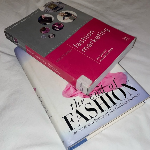 2 Educational Fashion Books Bundle Set for Sale - Picture 2 of 6